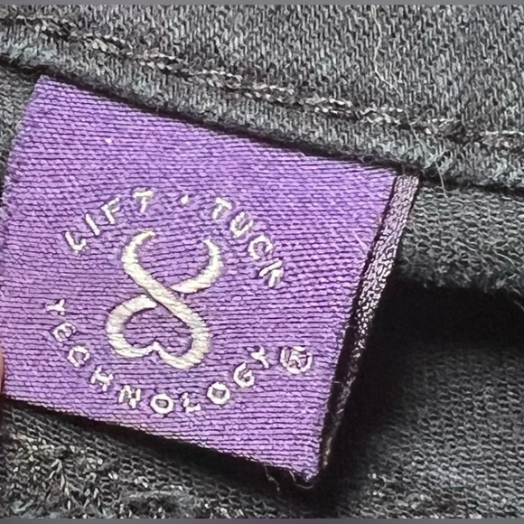 NYDJ Women's Black Cropped Denim Jeans, Size 6 - Picture 9 of 10